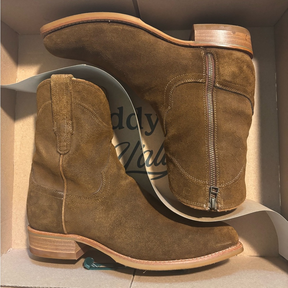 *LIKE NEW* Suede Tecovas “The Dax” in Whiskey Roughout